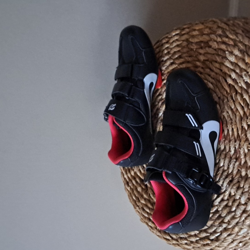 Peloton Womens Black/Red/White Indoor‎ Cycling/Spin Shoes Cleats EU39/US8